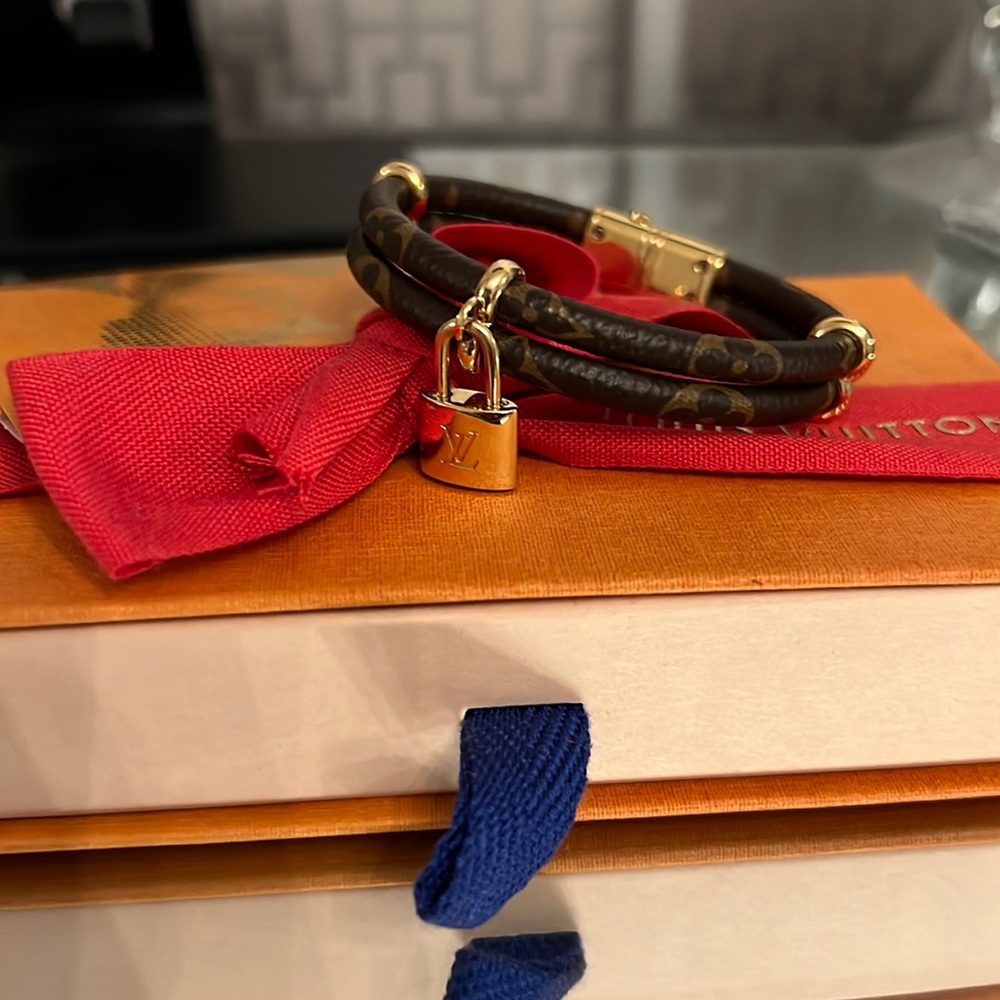 Louis Vuitton keep it twice bracelet